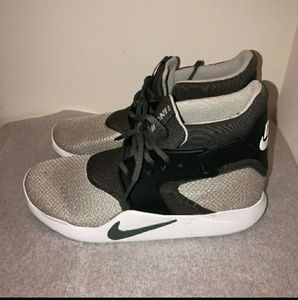 Nike Incursion Mid SE (out of box sale)